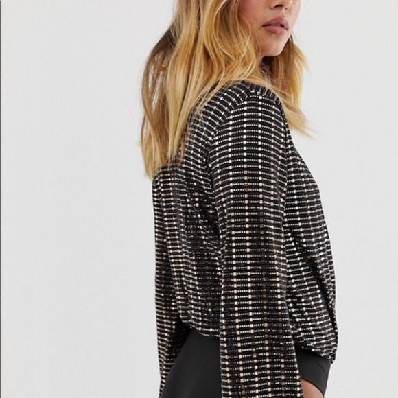 Wrap body blouse - Picture 2 of 3